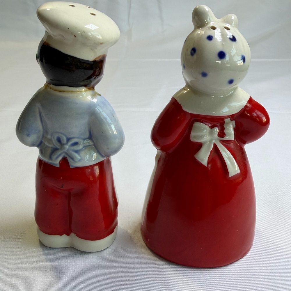 Charming Vintage Ceramic Chef and Cook Figurine Salt and Pepper Shakers- 3.5”. - Picture 3 of 6